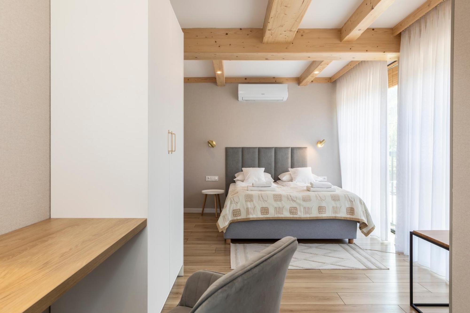 Two-Bedroom Apartment Mountain View